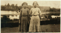 girls millworkers LewisHine